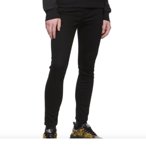 Versace - Picture 12 of 12